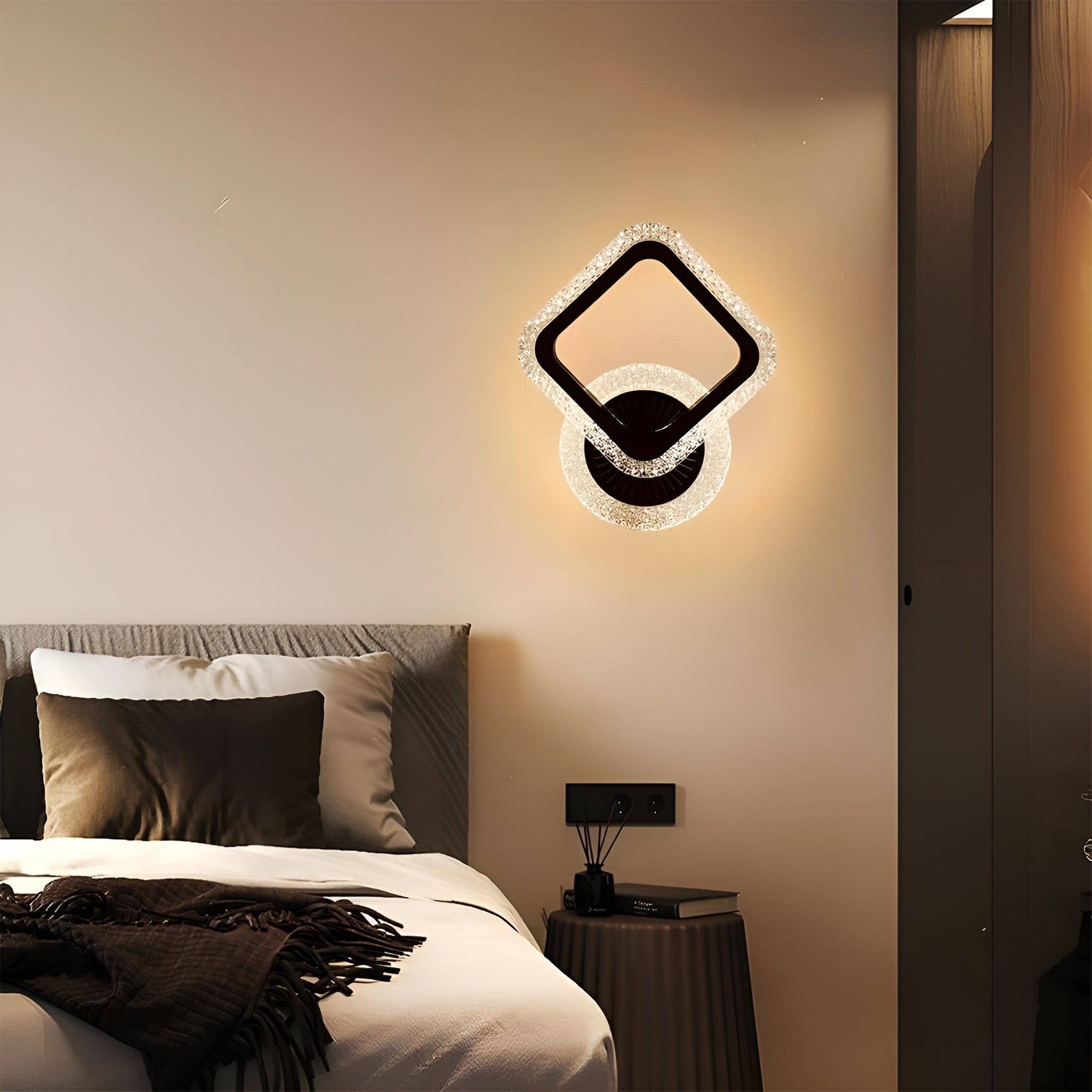 Crystal-Edge LED Wall Light – Geometric Diamond & Ring Design